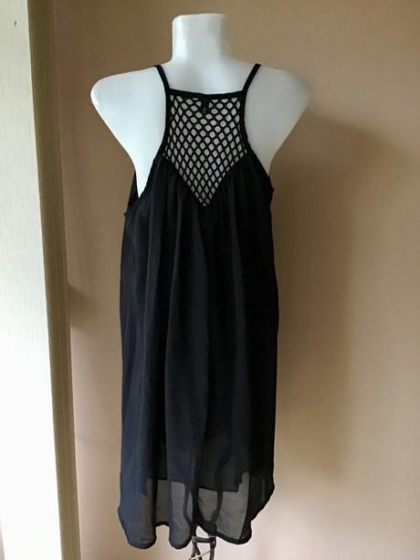 Šaty s aplikacoiu na chrbte /a, 40