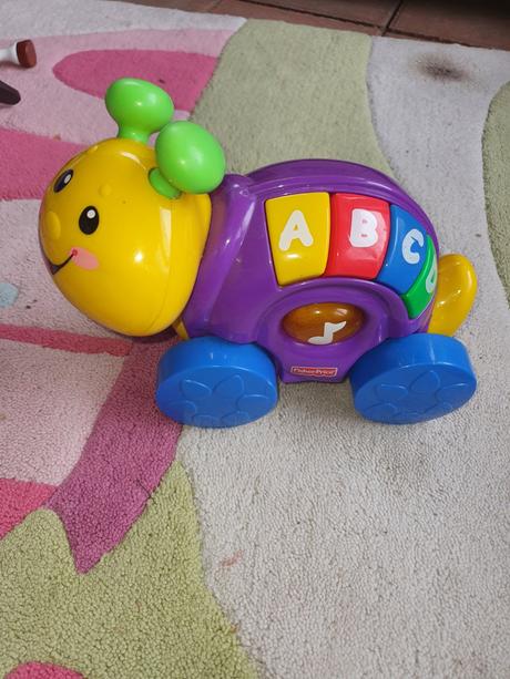 Fisher price húsenica funkcna,