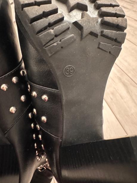 Catwalk čierne čižmy, 39