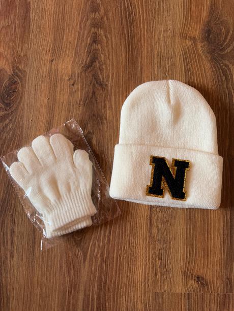 Čiapka a rukavice, 74