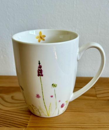 Porcelánový hrnček z xxxlutz 350 ml, 