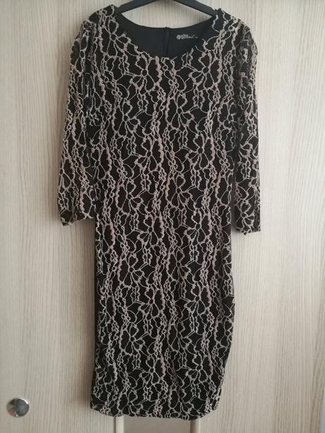 Krásne elastické šaty, 38