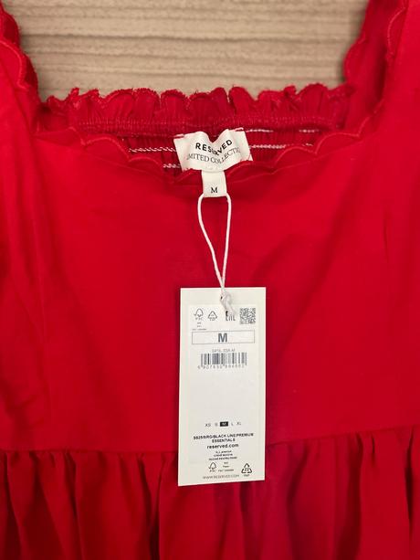 Cervene saty, reserved,m