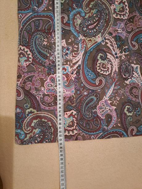 Šaty bez rukávov, 42