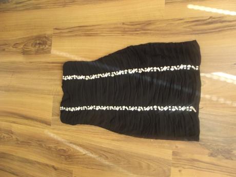 Puzdrove koktailove cierne saty, s