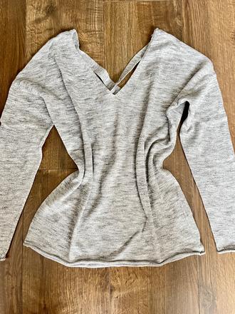 Dámsky sveter s v výstrihom a prekríženým chrbtom, amisu,xs