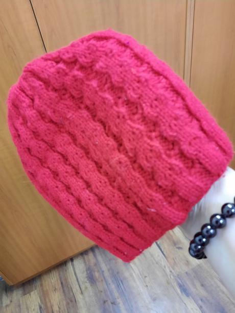 Teplá červená čiapka,