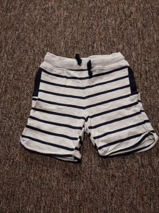 Krátke nohavice, baby,86