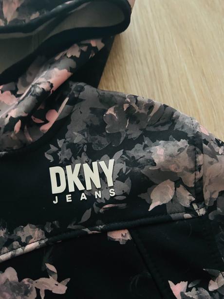 Krásna softshellová bunda značky dkny, pc 120 eur, dkny,140