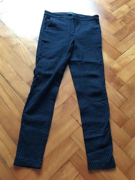 Čierne dámske nohavice reserved s jemným vzorom, reserved,40