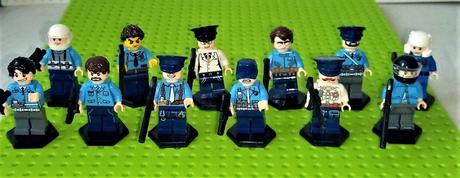 Policia 12 ks sada so zbranami, 