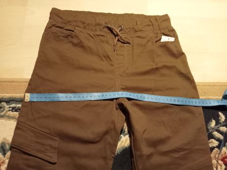 Nové hnedé kapsáčové riflové nohavice, pepco,158