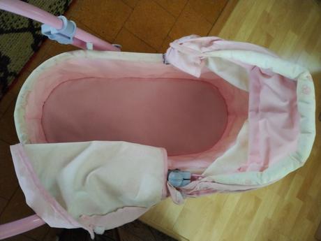 Kočík pre bábiky,