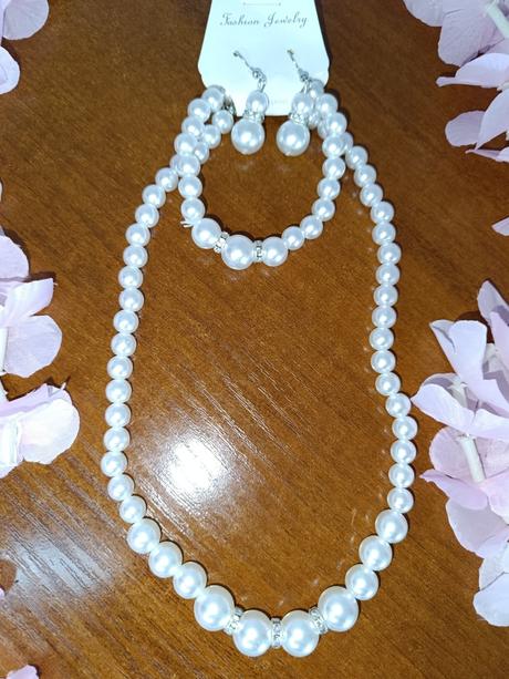 Sada perlovych šperkov, 