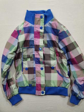 Prechodná vetrovka, 128