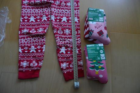 Legíny 140 a 4x hrubé ponožky, lupilu,140
