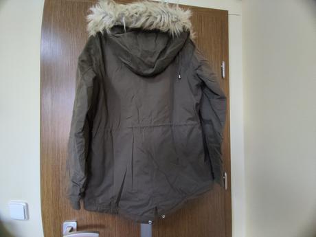 Zelena vetrovka , velmi malo nosena, l