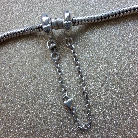 Bezpečnostná retiazka na náramok srdce, 