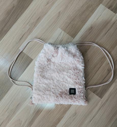 Dievčenské kabelky,