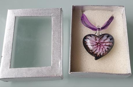 Náhrdelník so skleneným srdcom, 