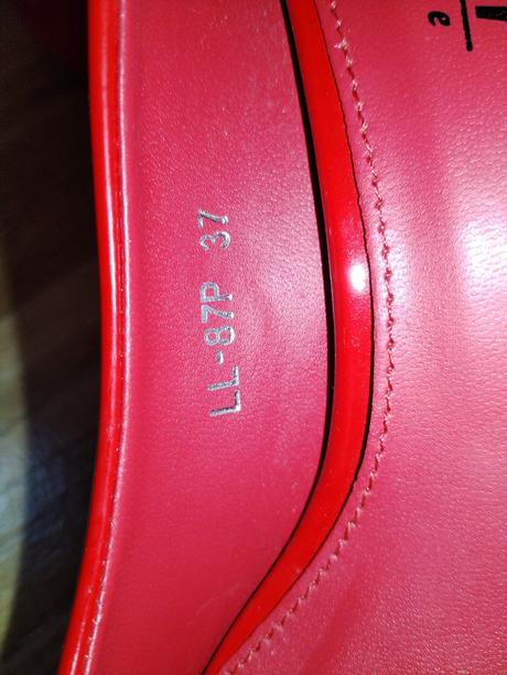 Červené lodičky, 37