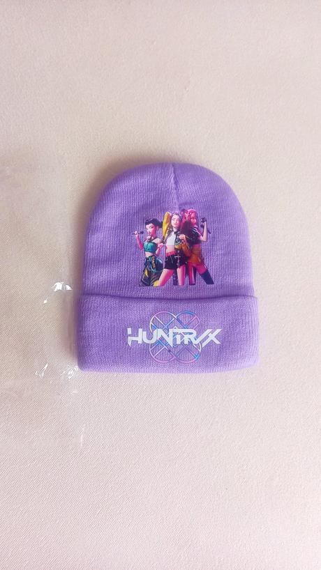 Fialová čiapka huntrix, 