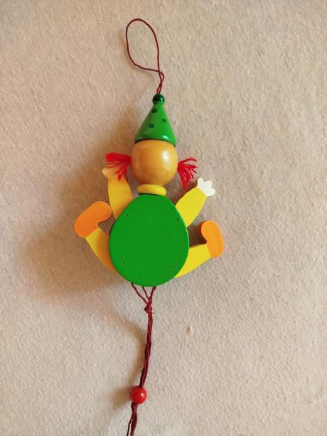 Drevený šašo na zavesie, 