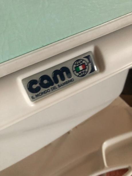 Vanička s prebaľovacím pultom,