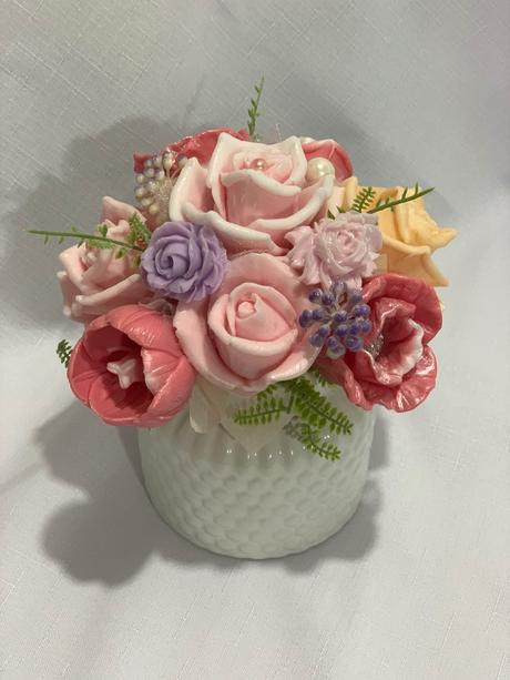 Mydlova kytica vo váze, 