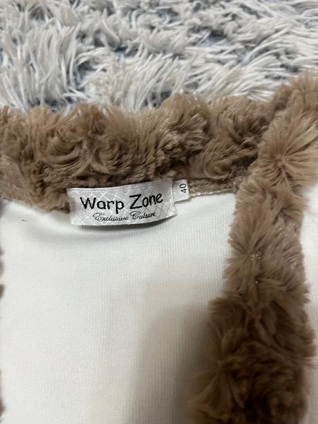 Krátky krémový svetrík, 40