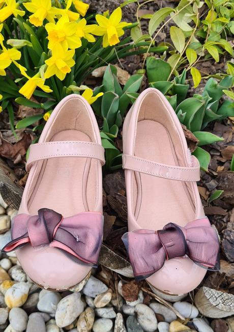 Ružové lakové balerínky, 28