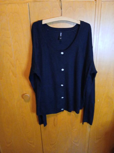 Čierny svetrík zn. flame, 46