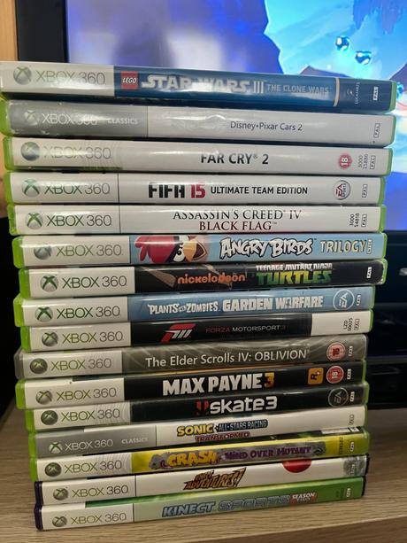 Xbox 360 + 4 originálne ovládače + kinect + 33hier, 
