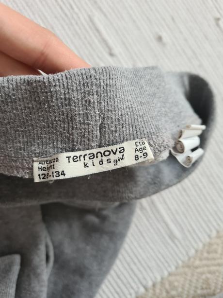 Rifle a tepláky, terranova,134