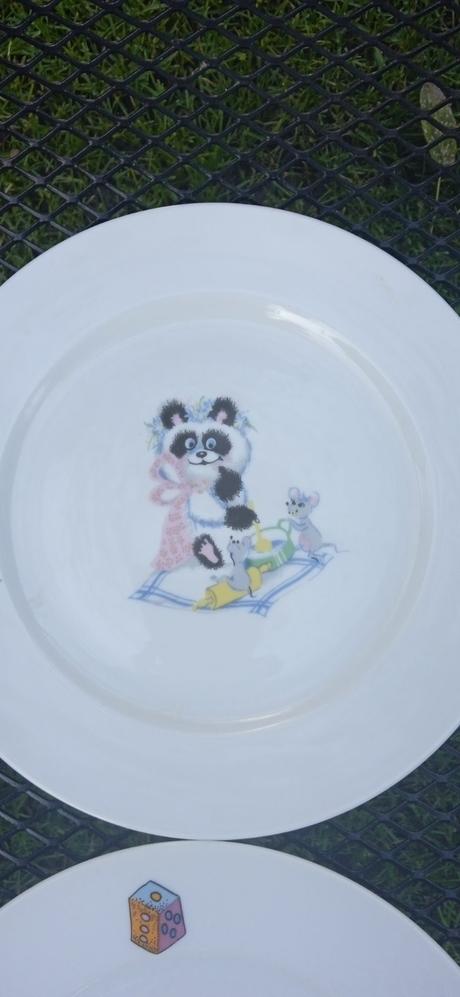 Retro detske taniere - spolu 17 eur,