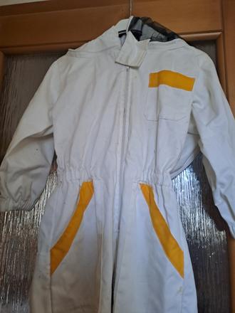 Kombinéza ku včelám, 122