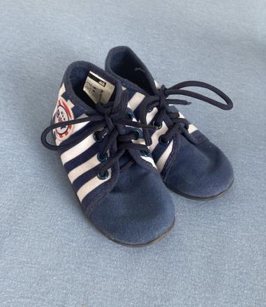 Plátené tenisky, 23