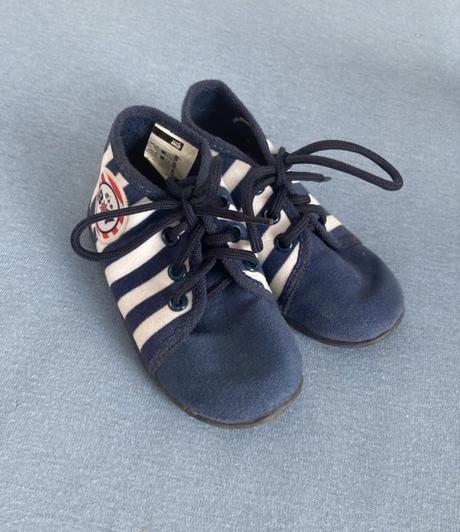 Plátené tenisky, 23