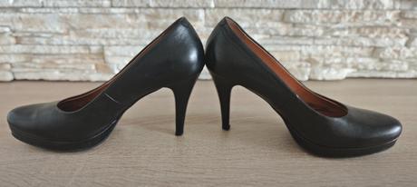 Elegantné čierne celokožené lodičky, 39