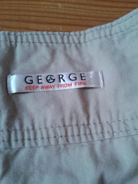 128 george ľahučká vreckova suknička - 3 eur, george,128