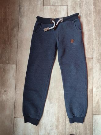 Naketano tepláky, 146