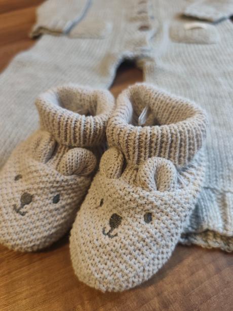 Pletený overal s papučkami, 68