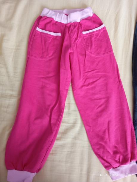 3x tepláky slovenská výroba, 116