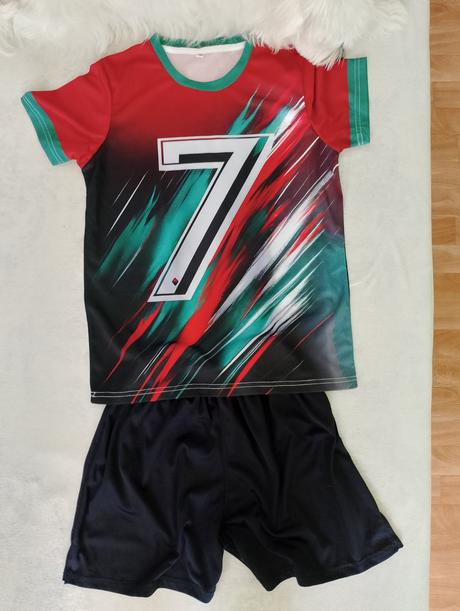 Nenoseny dres, kraťasy a tricko, adidas,164