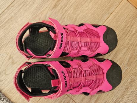 Svietiace sandalky s neokopatelnou spickou, sprandi,35