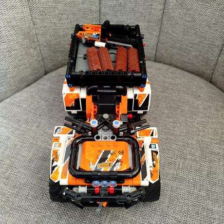 Lego technik 42139 - terénne vozidlo,