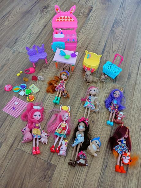 Bábiky enchantimals, 