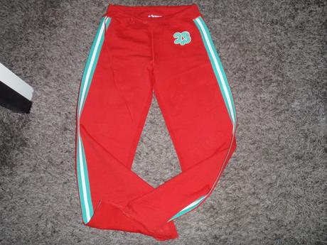 Cervene  teplaky, 42