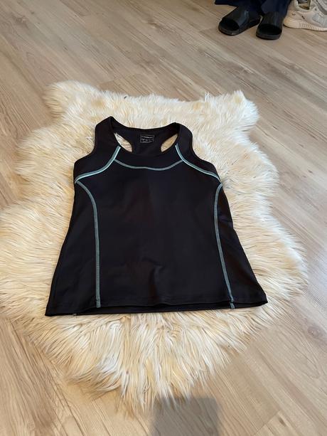 Dámské športové tielko so všitou podprsenkou, m