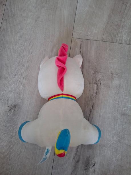 Interaktívny plyšový jednorožec, 